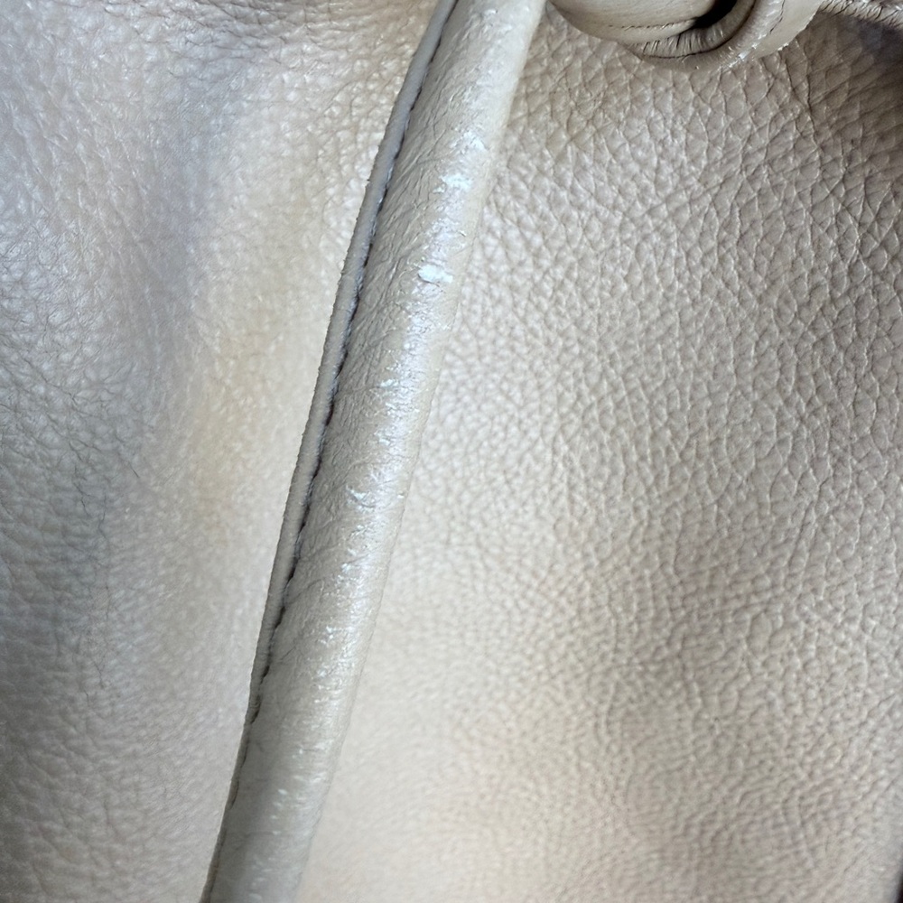 Gucci Camel Leather Interlocking Icon Tassel Shou… - image 3